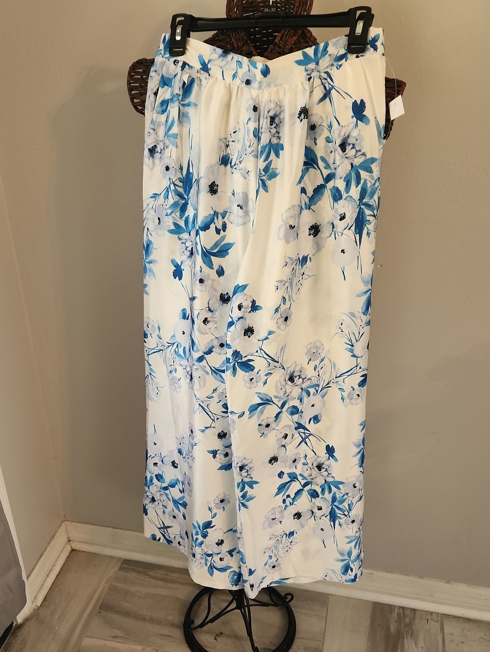 White & Blue Floral WIDE LOUNGE PANTS